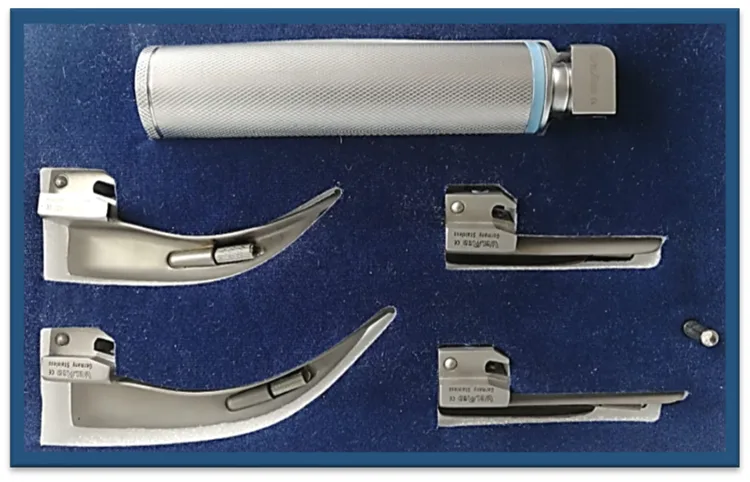 LARINGOSCOPIO PEDIATRICO-NEONATAL DE 4 PALETAS